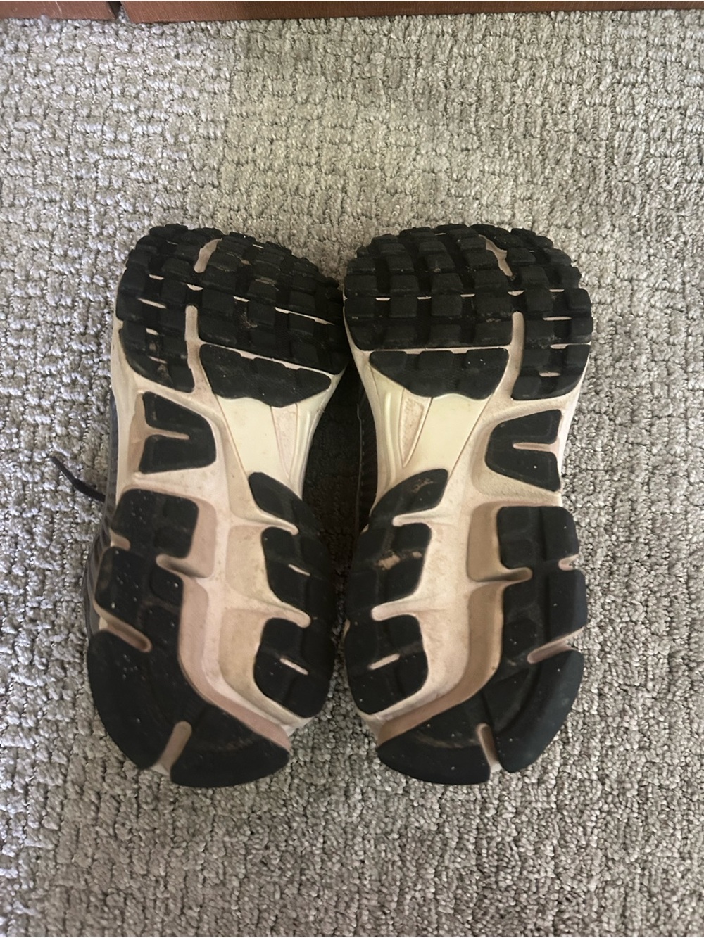 Nike Women’s Brown and Silver Mesh Athletic Sneakers - Picture 6 of 8